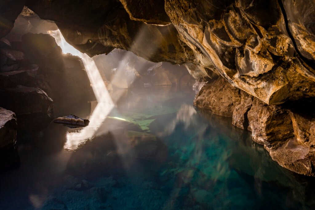 komodo cave trip