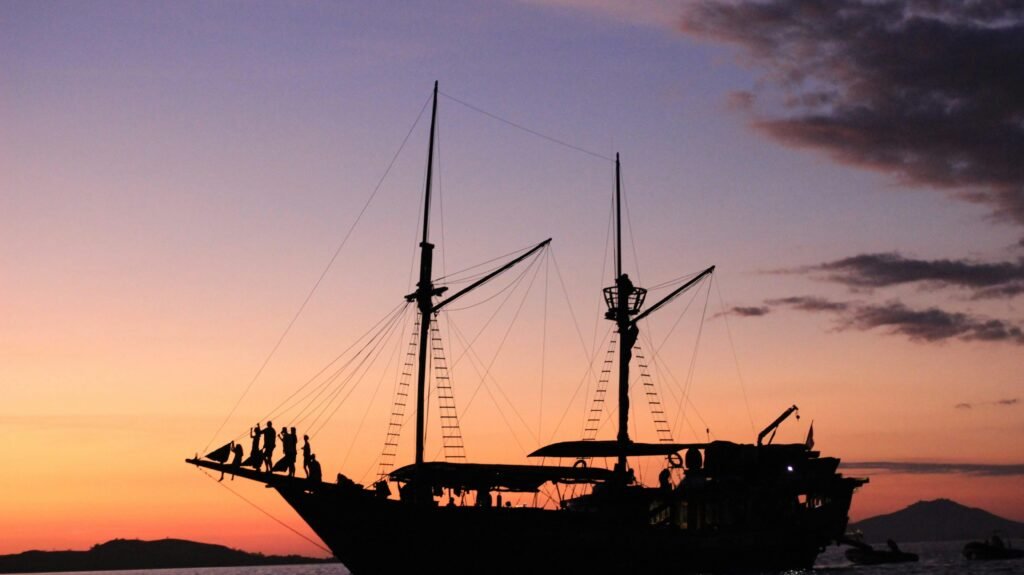 Komodo Phinisi Boat Experience in Labuan Bajo 3